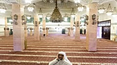 Hac için henüz karar vermeyen Suudi Arabistan yasakları kaldırıyor