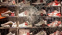 Zavargások törtek ki Stuttgart belvárosában