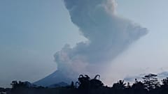 بركان ميرابي الإندونيسي 