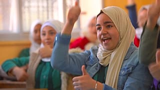Why isn't there one unified sign language in the Middle East region?