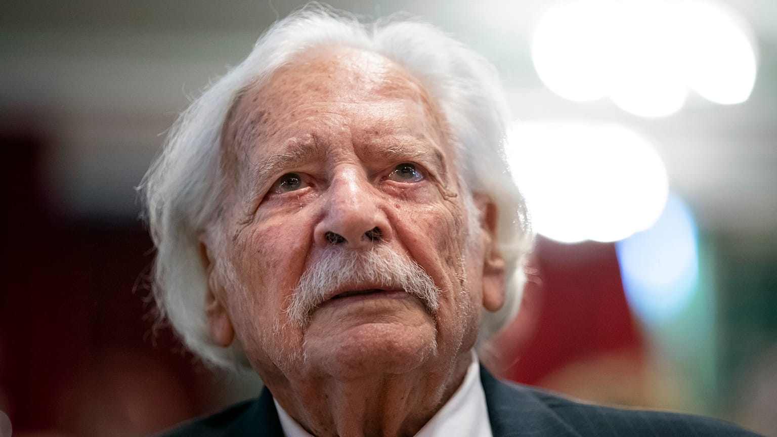 Bálint gazda (Bálint György kertészmérnök) a Magyar Szocialista Párt (MSZP) budapesti nőnapi rendezvényén, ahol közéleti díjat vett át 2019. március 9-én.