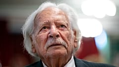Bálint gazda (Bálint György kertészmérnök) a Magyar Szocialista Párt (MSZP) budapesti nőnapi rendezvényén, ahol közéleti díjat vett át 2019. március 9-én.