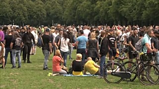 Decenas de detenidos en una marcha contra las medidas anti-COVID-19 en La Haya