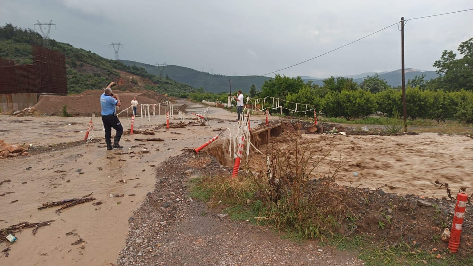 Bursa'da meydana gelen selde en az 4 kişi hayatını kaybetti