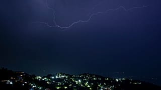 Streaks of lightening 