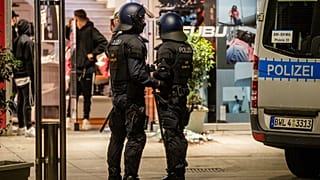 عصیان جوانان در شهر مرسدس بنز؛ زخمی شدن ۱۹ پلیس در درگیریهای اشتوتگارت
