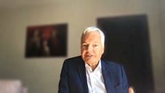 Elzárná a pénzcsapokat a demokrácia védelmében az igazságügyi biztos