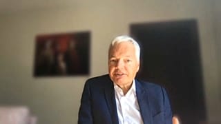 Elzárná a pénzcsapokat a demokrácia védelmében az igazságügyi biztos