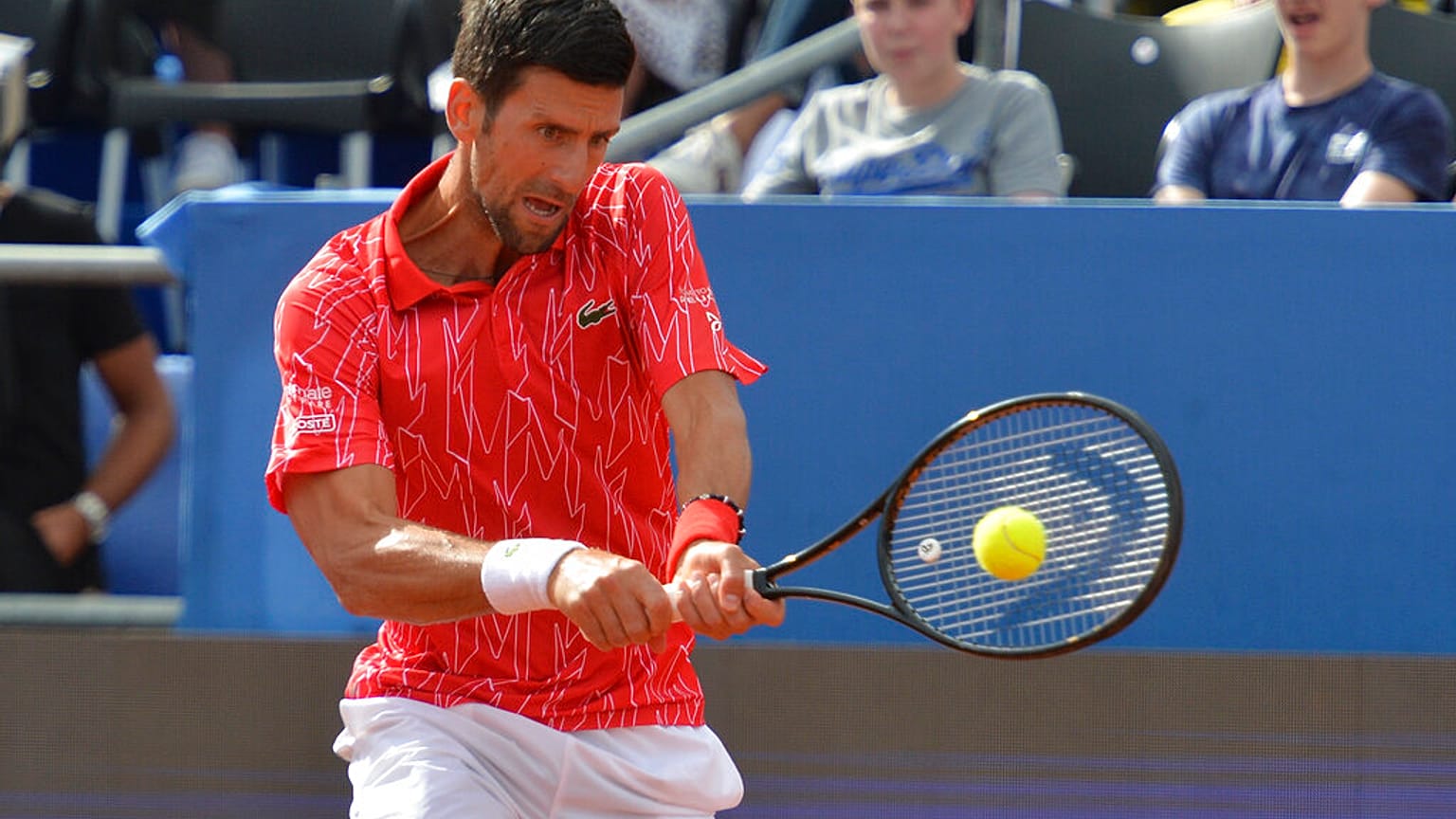 Mindestens vier hochklassige Tennisspieler haben sich bei der Adria Tour mit dem Coronavirus infiziert.