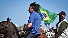 Justiça brasileira obriga Jair Bolsonaro a usar máscara