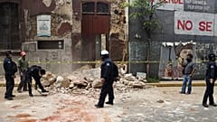 Meksika'dameydana gelen 7,4 büyüklüğündeki depremin ardından maddi hasar meydana geldi