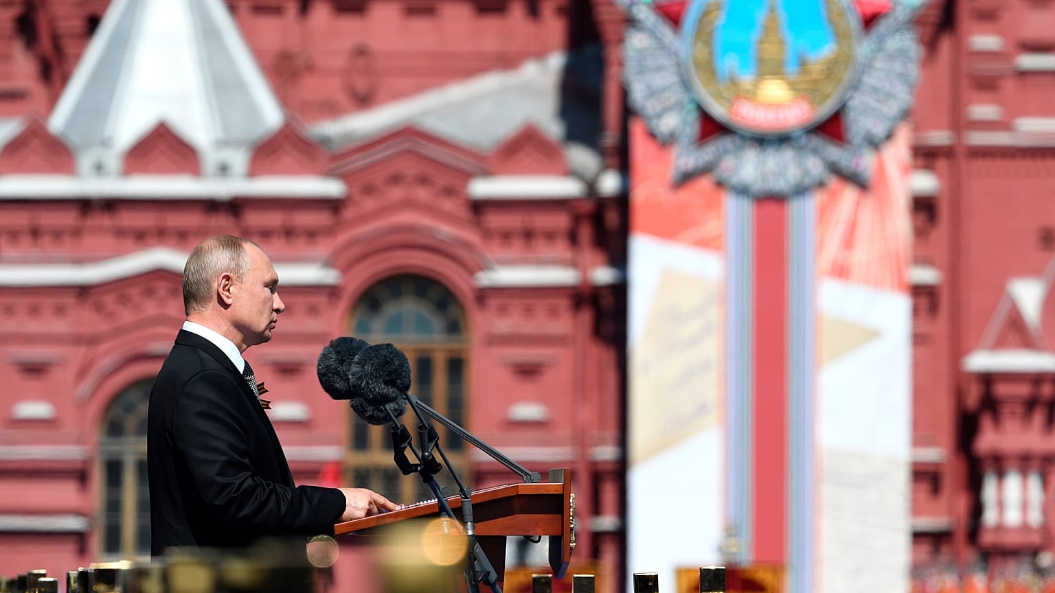Mosca: Putin festeggia il "Giorno della Vittoria"