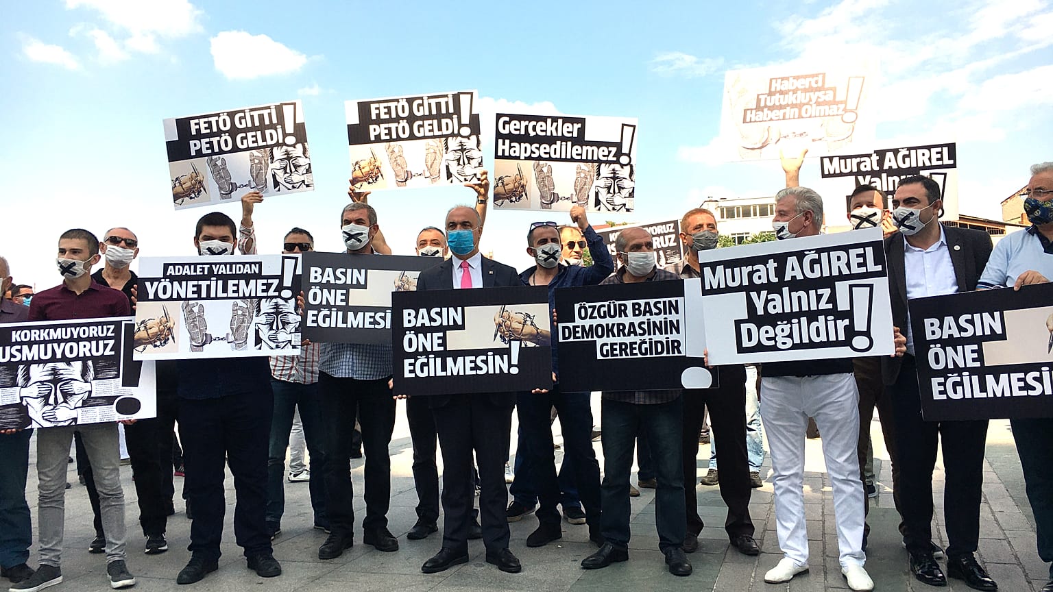 Gazeteciler yargılanıyor 