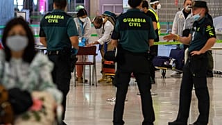 Controles en el aeropuerto de Madrid Adolfo Suárez - Barajas