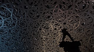 شاهد: متحف اللوفر أبوظبي يستأنف نشاطه وسط إجراءات أمنية مشددة