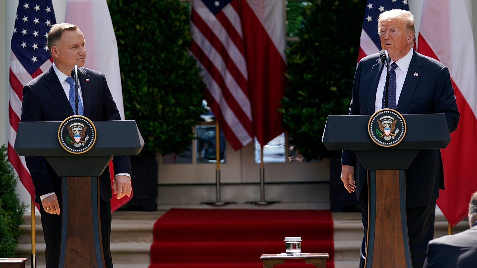 Trump: Almanya'daki ABD askerlerini Polonya'ya kaydırabiliriz