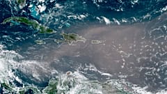 Imagen de satélite de la nube de polvo "Godzilla" entrando en el Caribe