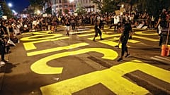 A rendőrségi költségvetés csökkentését követelik Atlantában
