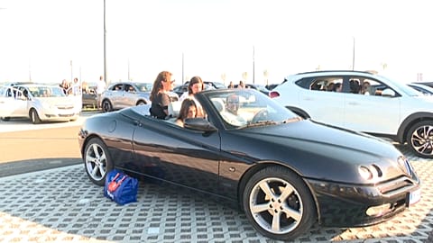 Belgique : une cérémonie de remise de diplômes en version drive-in