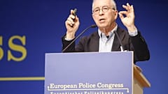 Mafia e spettacolo: folklore, investimenti e riciclaggio. Ma con le scommesse nello sport...
