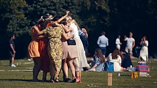 Celebraciones del "Midsommar" el solsticio de verano, el pasado día 19 en Suecia la inclusión del país en la lista es cuestionada por las autoridades.
