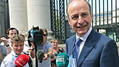 Micheál Martin sucede a Leo Varadkar como primeiro-ministro irlandês