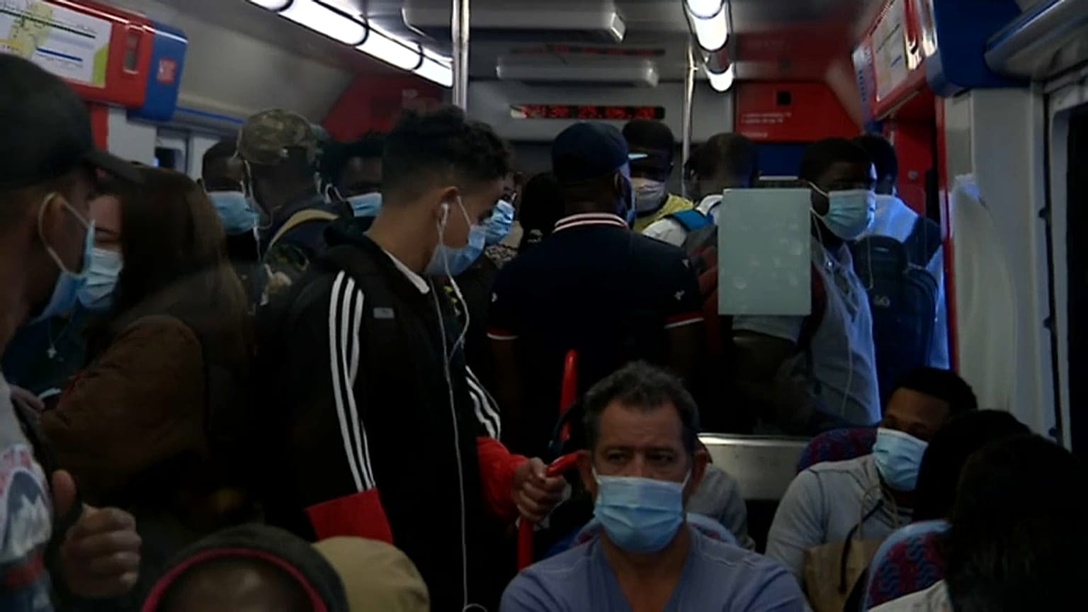 Covid-19: convivere con il virus a inizio estate, quartieri chiusi da Lisbona a Roma