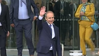 Micheál Martin  aprovado pelo parlamento