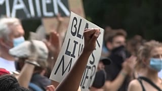 Tausende Menschen bei "Pride"-Kundgebung in Berlin