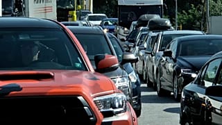 Grecia: tornano di moda le lunghe traversate in auto, complice la paura del covid-19