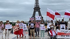 Акция солидарности с белорусской оппозицией в Париже