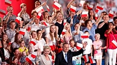 Duda mit Ehefrau Agata Kornhauser-Duda und Anhängern. 