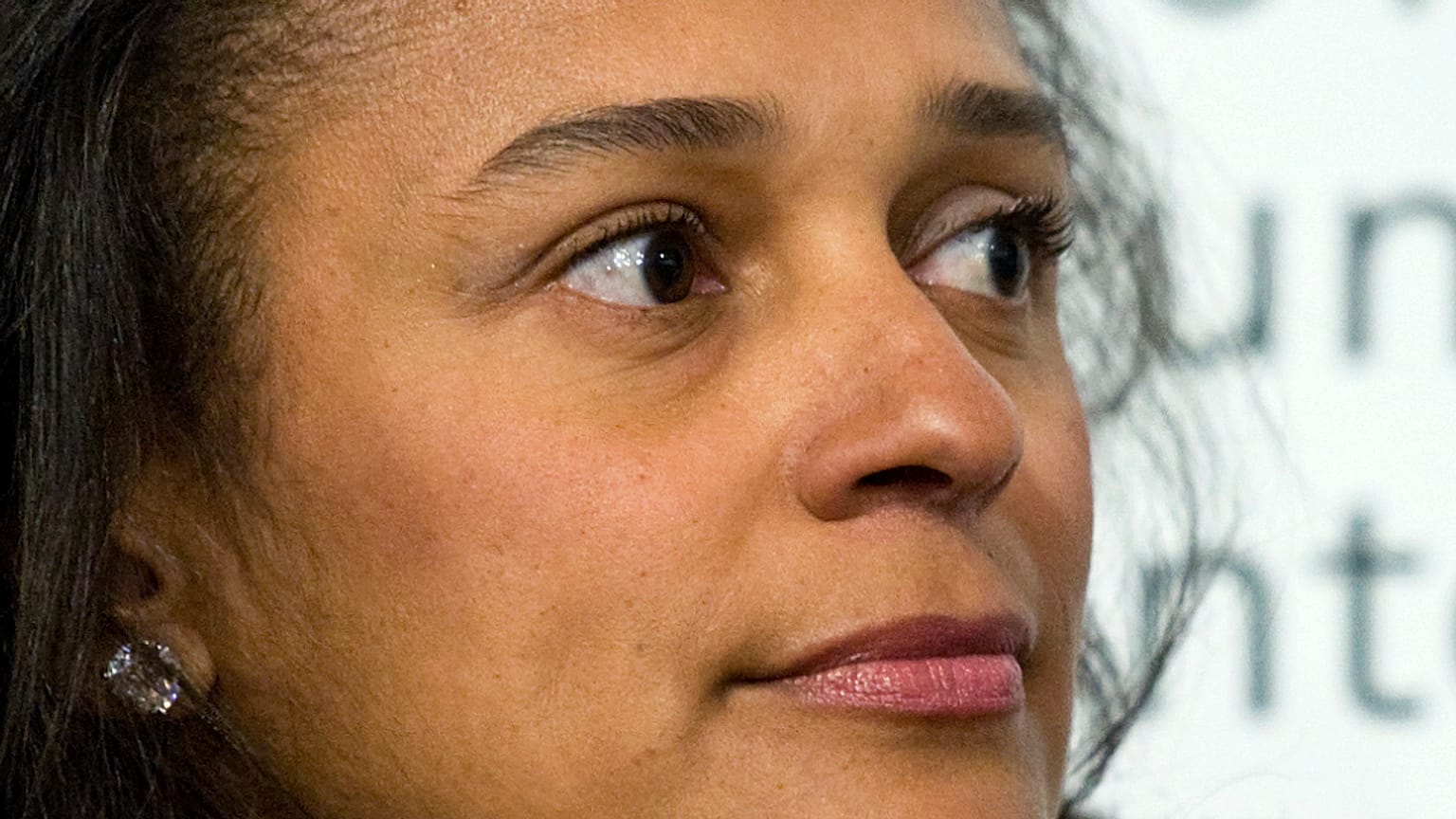 Filha do ex-presidente de Angola viu o recurso do congelamento de bens rejeitado