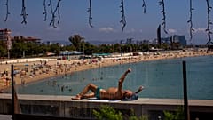 Disfrutando de la playa de Barcelona este lunes