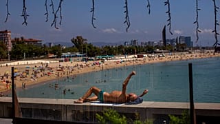 Disfrutando de la playa de Barcelona este lunes