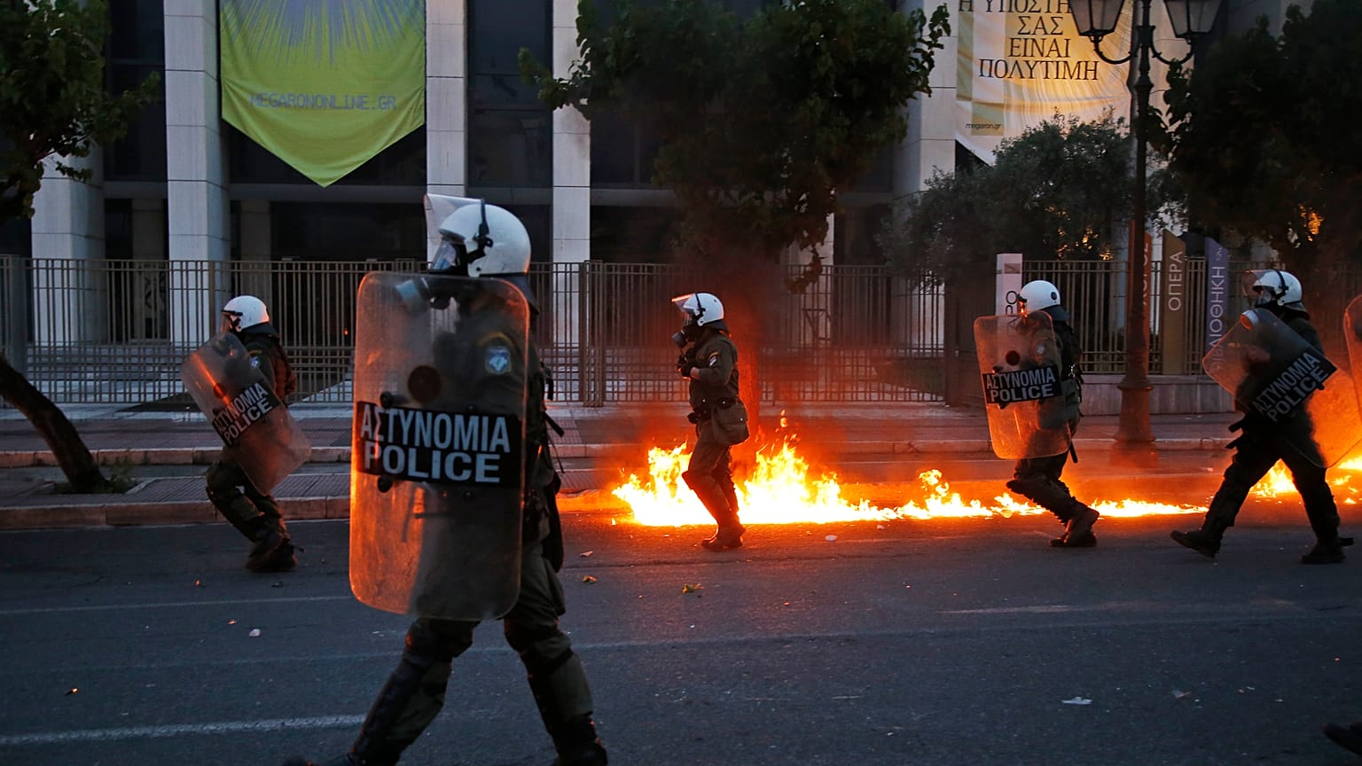 Ελλάδα: Κατατέθηκε στη Βουλή το νομοσχέδιο για πορείες και συναθροίσεις - Τι προβλέπει