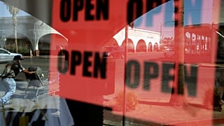 COVID-19: Ανοίγουν σύνορα στην Ευρώπη - Ανησυχία στις ΗΠΑ