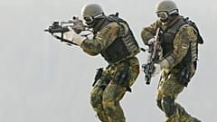 Soldiers of (KSK) Kommando Spezialkraefte, German Bundeswehr's special forces take part in a training exercise in Calw, in February 2004.