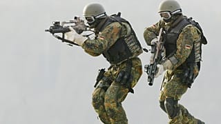 Soldiers of (KSK) Kommando Spezialkraefte, German Bundeswehr's special forces take part in a training exercise in Calw, in February 2004.