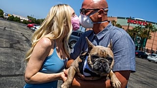 ABD'li çift ve köpekleri 