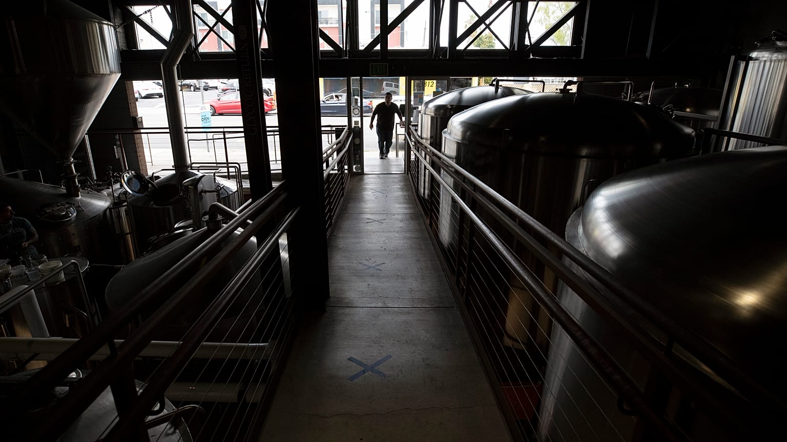 Coronavirus: California and New York City backtrack on plans to reopen restaurants as cases rise