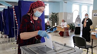الروس يمنحون بوتين نصراً دستورياً في استفتاء مثير للجدل