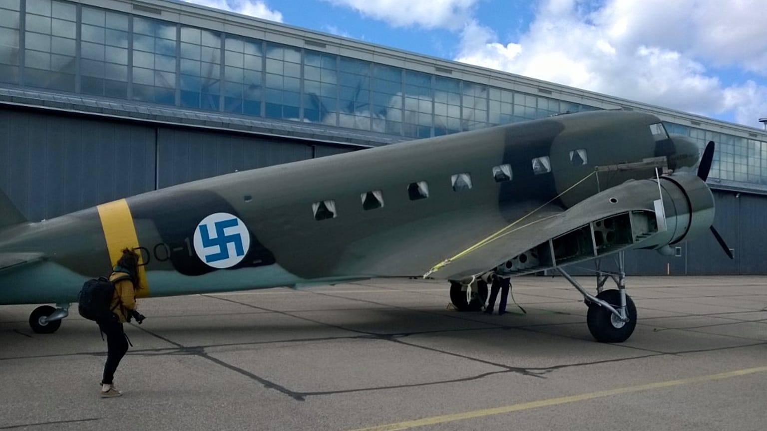 Egy veterán DC-2 szállítógép, a Hanssin-Jukka felújítása után