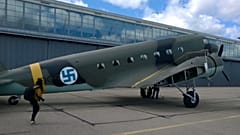 Egy veterán DC-2 szállítógép, a Hanssin-Jukka felújítása után