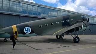 Egy veterán DC-2 szállítógép, a Hanssin-Jukka felújítása után