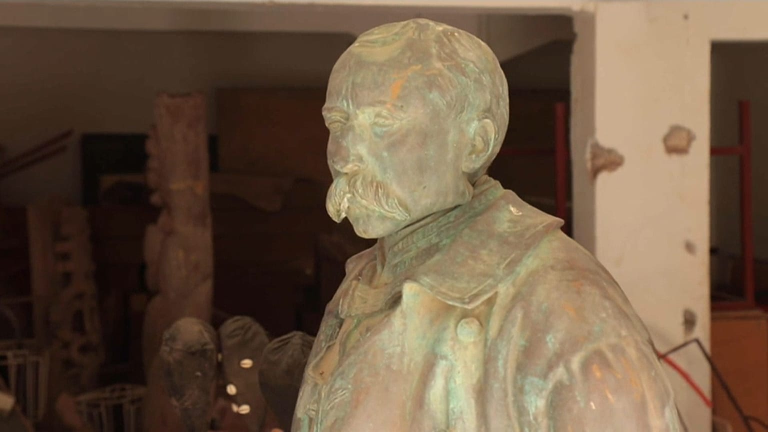 Sénégal : la statue du général Faidherbe fait débat 