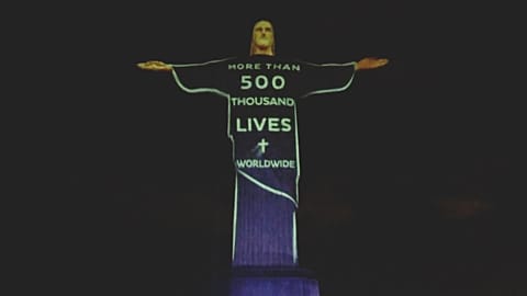 Christusstatue in Rio de Janeiro angestrahlt: Gedenken an die Coronatoten