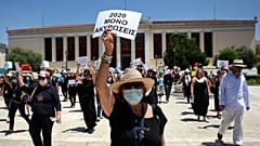 Τουριστικοί ξεναγοί στα Προπύλαια