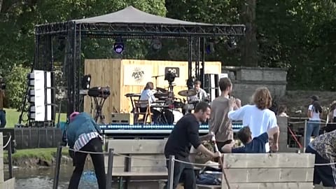 Müzik festivalinde Covid-19 önlemi: Gemilerle sosyal mesafe korundu