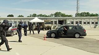 Maniobras de seguridad para proteger la frontera austro-húngara de migrantes y contrabandistas